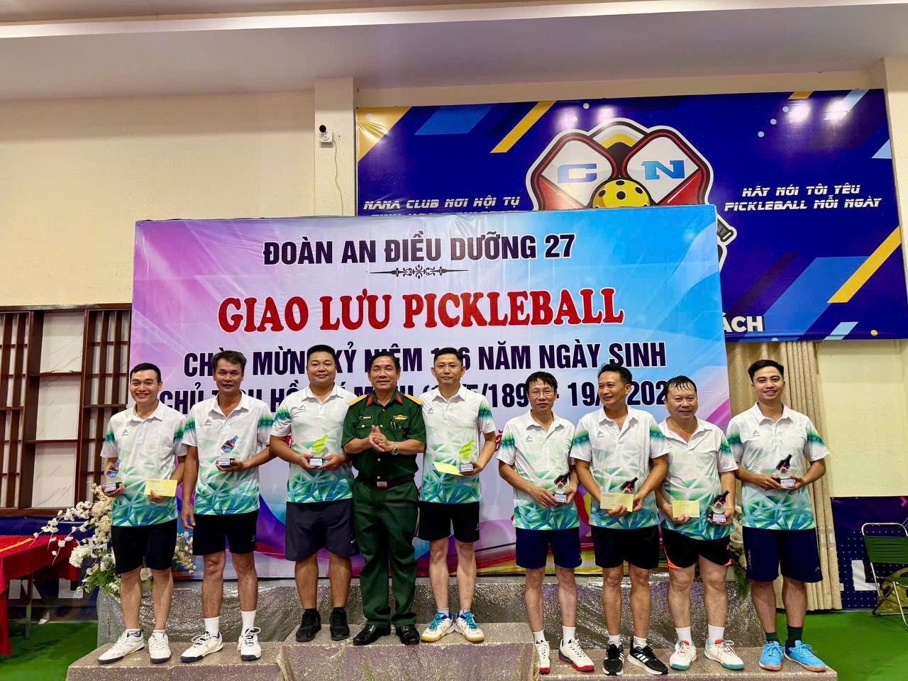 ĐOÀN AN ĐIỀU DƯỠNG 27 TỔ CHỨC GIAO LƯU THỂ THAO VÀ SINH NHẬT ĐỒNG ĐỘI