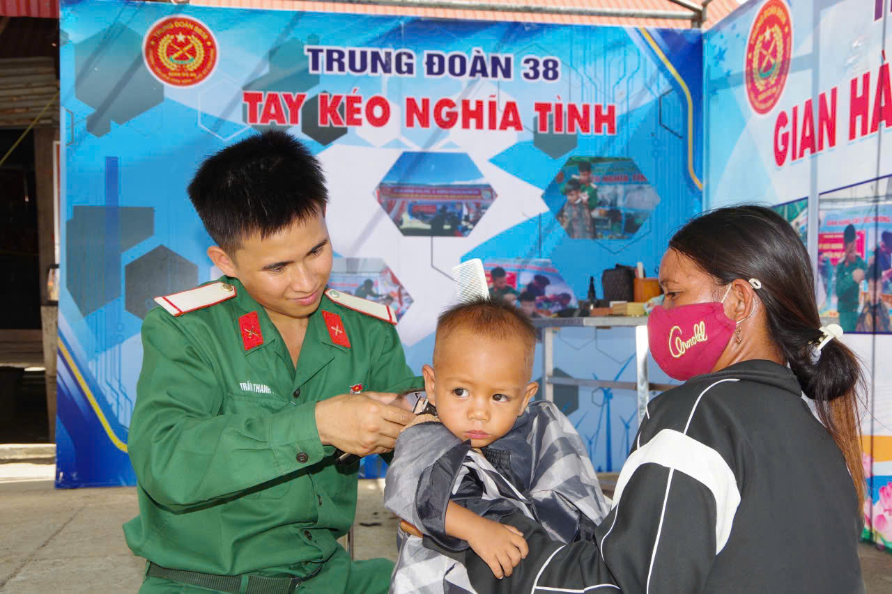 SƯ ĐOÀN 2 ĐẨY MẠNH HỌC TẬP VÀ LÀM THEO TƯ TƯỞNG, ĐẠO ĐỨC, PHONG CÁCH HỒ CHÍ MINH